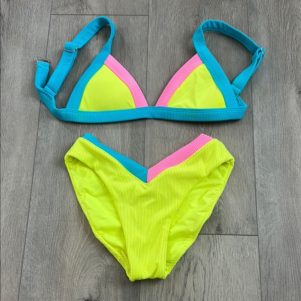 One one bikini set